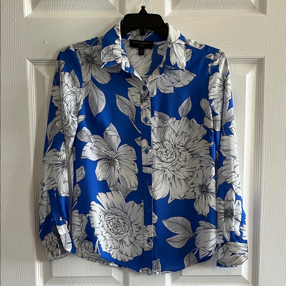 Banana Republic Blue and White Floral Shirt